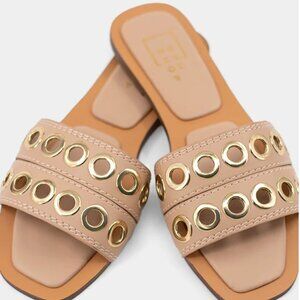 Shu Shop Codie Flat Slip On Sandal in Nude Size 7.5 Gold Eyelets Boho Chic